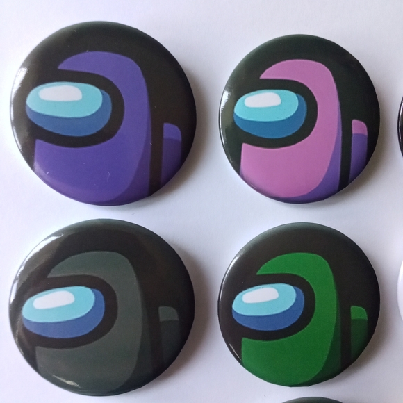 Among Us 9pc Crewmate Lapel Pins Kids Birthday Gift / Party Games Sus Imposters - Picture 2 of 6